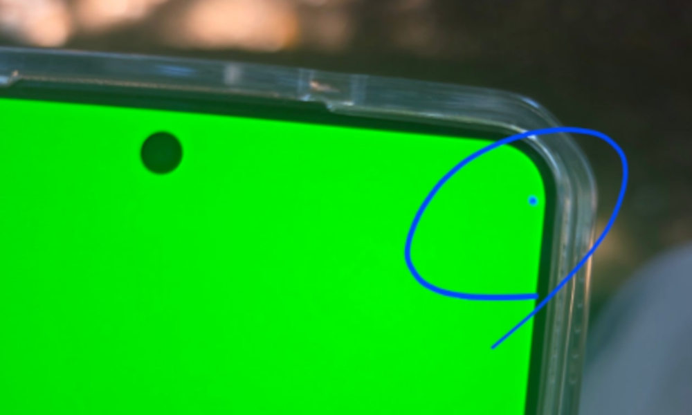 Samsung estropea los teléfonos de los clientes. Se trata de puntos de colores.
