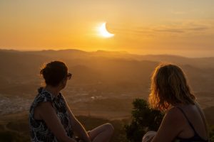 Se acerca un eclipse solar. Mensaje importante sobre la electricidad.