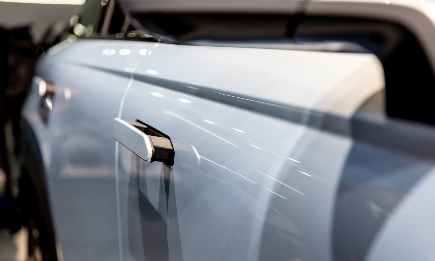 Tesla y otros piden millones de coches. se trata de la puerta