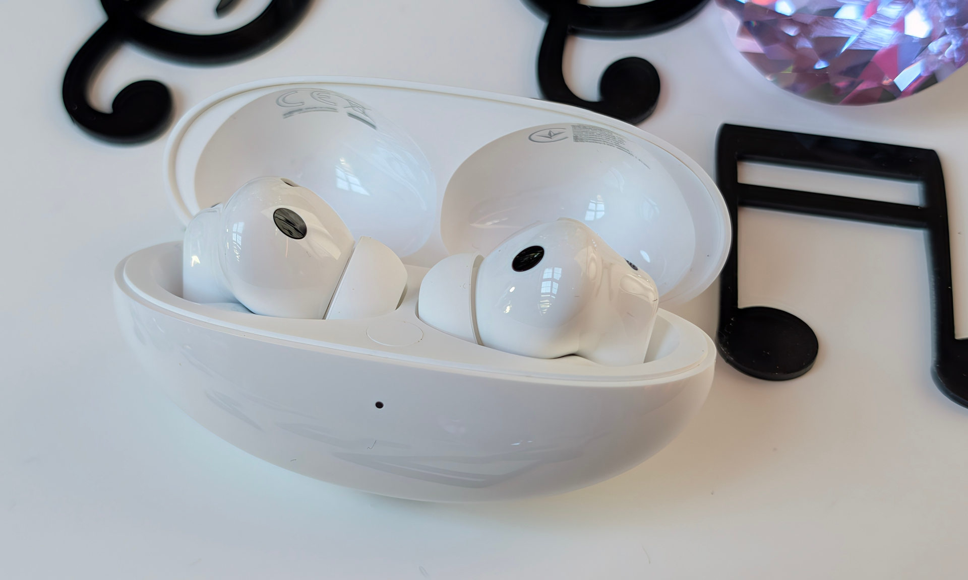 ¿Auriculares pequeños que suenan bien? Huawei FreeBuds Neo con un descuento de 100 PLN