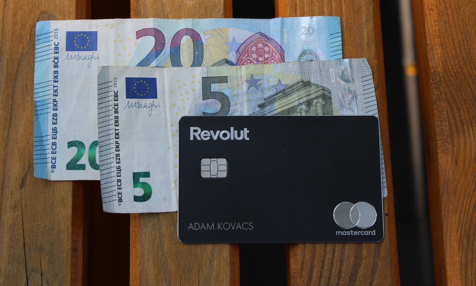 Revolut dał się podejść jak dziecko. Wyciekły dane klientów