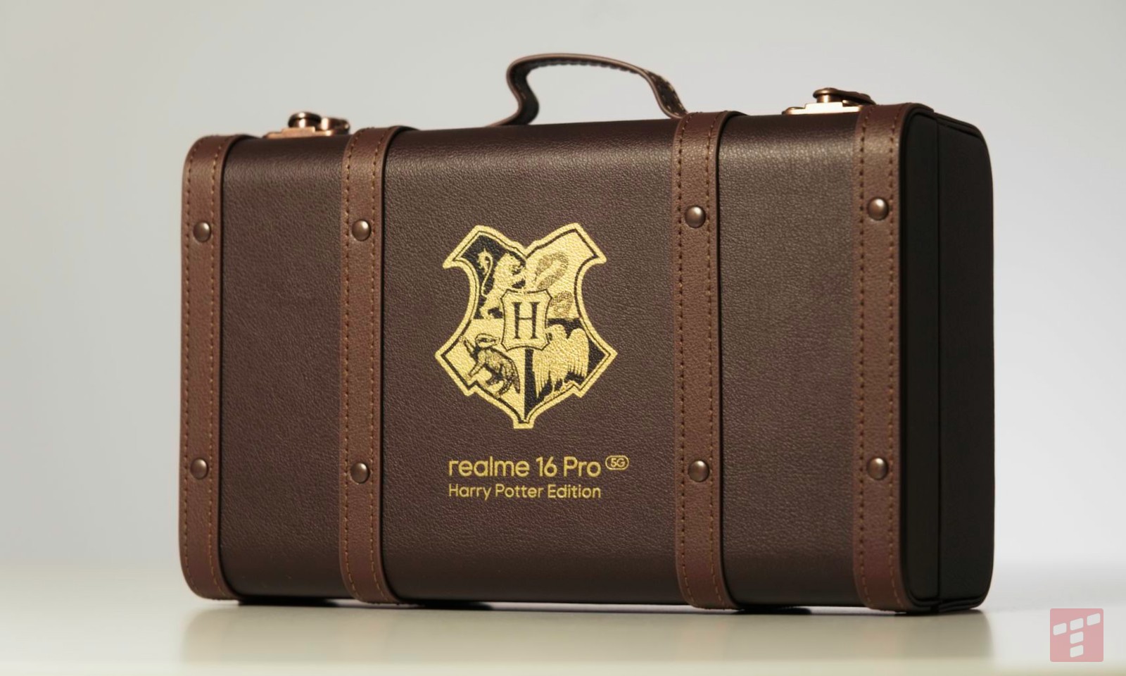 Este teléfono es una enorme dosis de magia y nostalgia. Revisé realme 16 Pro Harry Potter Edition