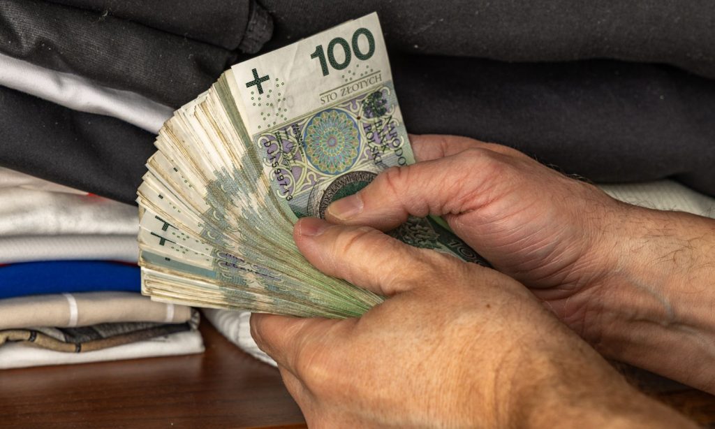 Fiskus dostał po krzyżu. Nie ma takiego ganiania Polaków