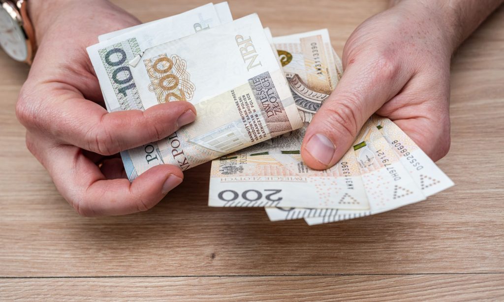 Fiskus kontroluje pieniądze Polaków. Taki zakup to kłopoty