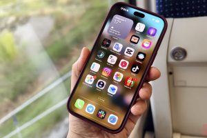 Le puso la lata al iPhone 18 Pro. La magia sucederá