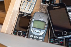 Ni Android ni iOS. Quieren recuperar teléfonos sencillos y tienen su propio sistema