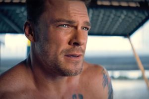 Ritchson salta de Reacher, pero luego regresa con algo grueso.