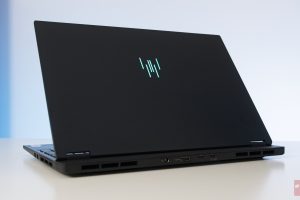 Esta computadora portátil rompe las reglas. Eso es bueno