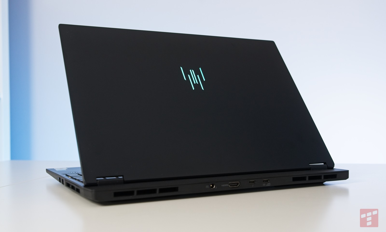 Ten laptop łamie reguły. To dobrze
